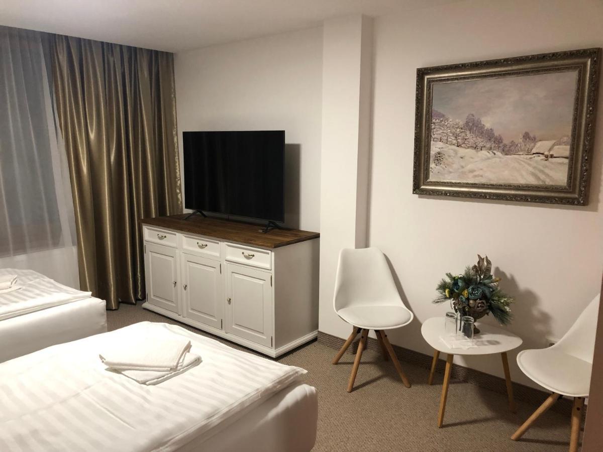 Hotel Galeria Pezinska Baba 皮兹诺克 外观 照片