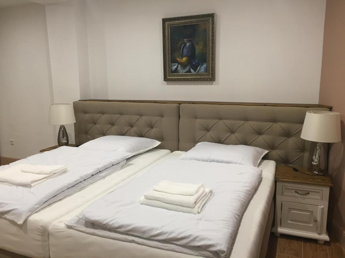 Hotel Galeria Pezinska Baba 皮兹诺克 外观 照片