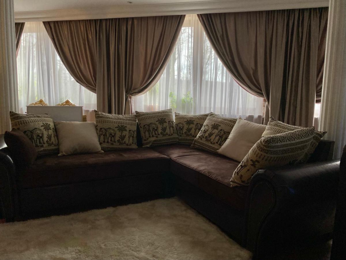Hotel Galeria Pezinska Baba 皮兹诺克 外观 照片